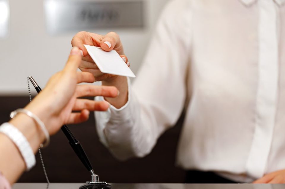 Do You Have to Return Hotel Room Key Cards? - UponArriving