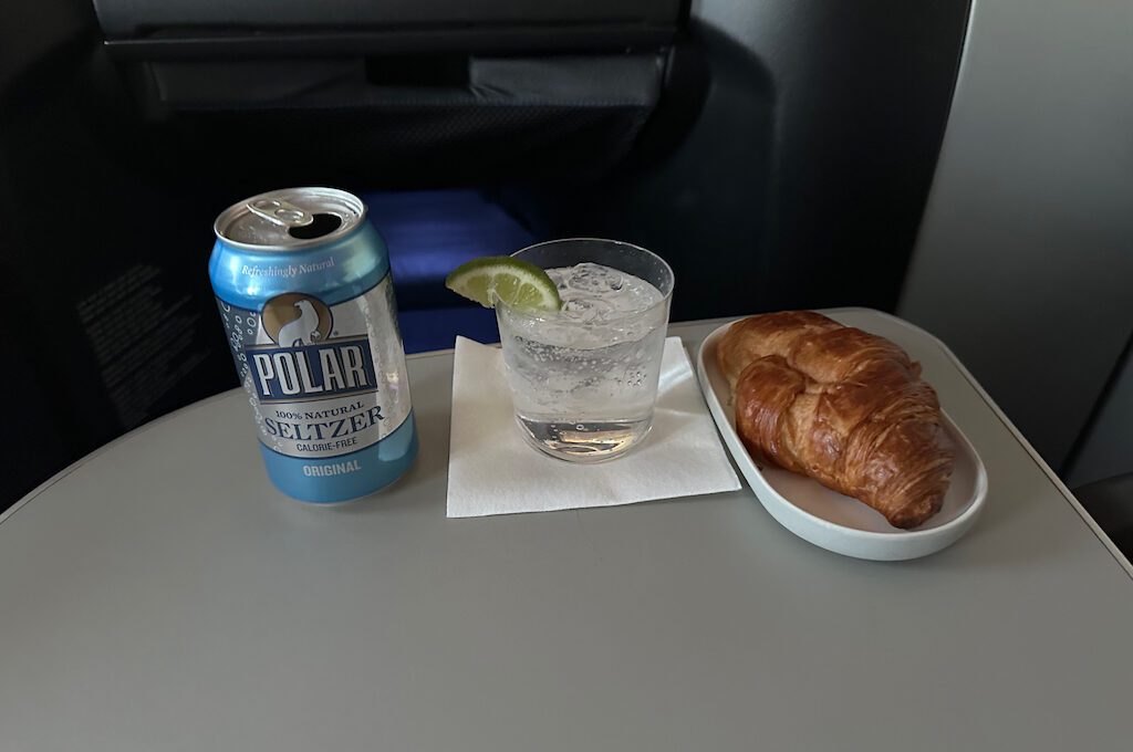 JetBlue A321 Classic Mint suite breakfast