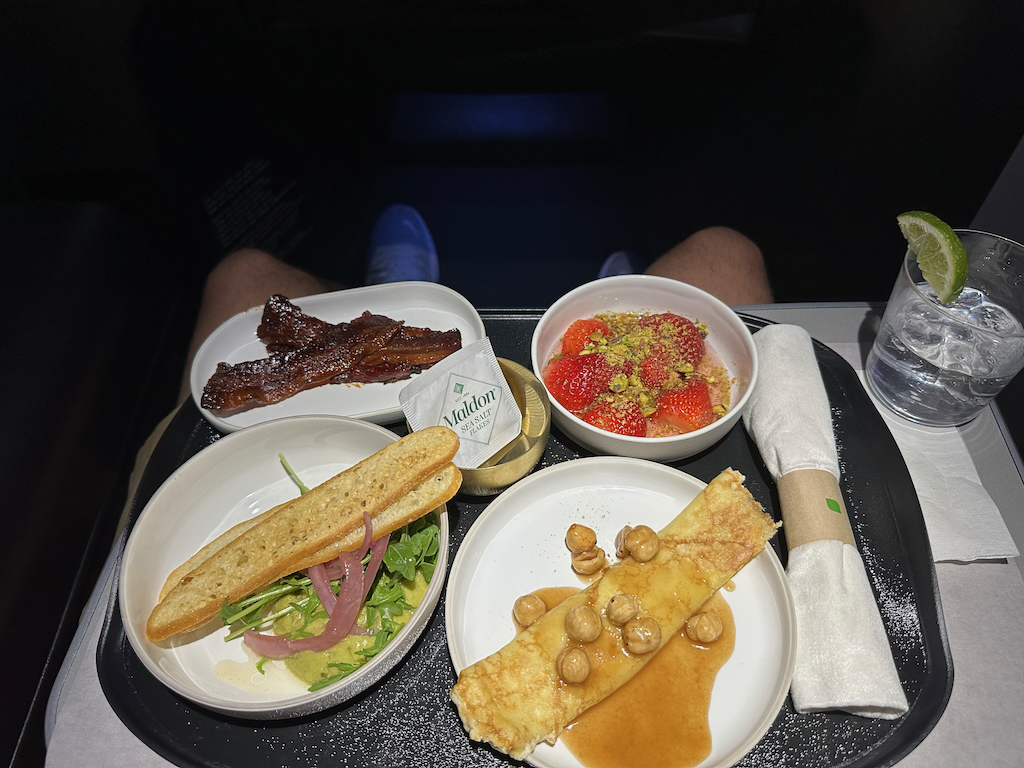JetBlue A321 Classic Mint suite breakfast