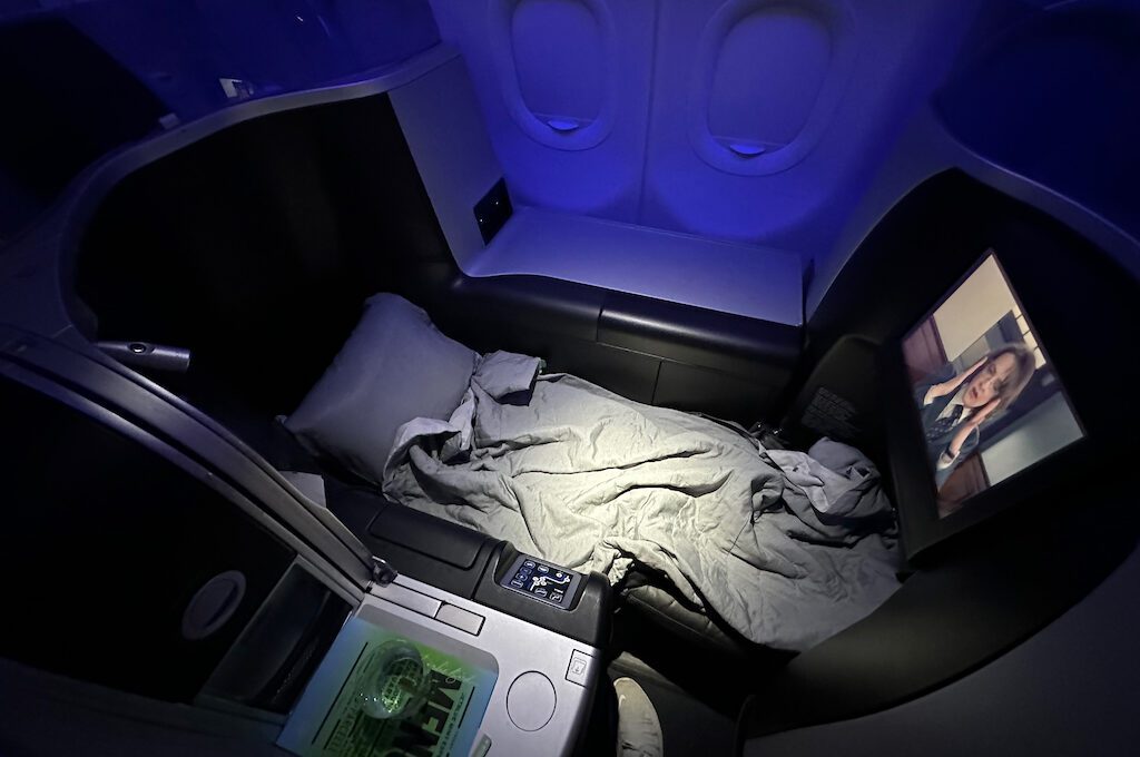 JetBlue A321 Classic Mint suite bed