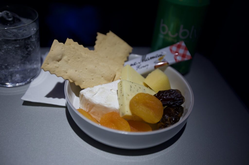 JetBlue A321 Classic Mint suite cheese plate