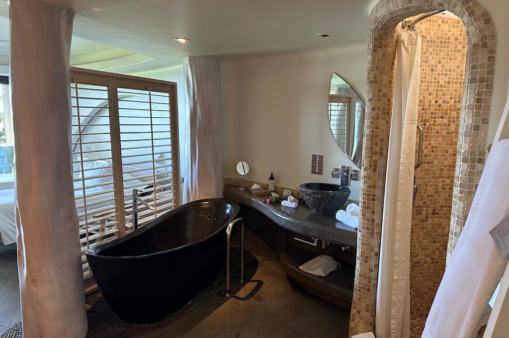 Hangaroa Eco Village & Spa twin bed bathroom