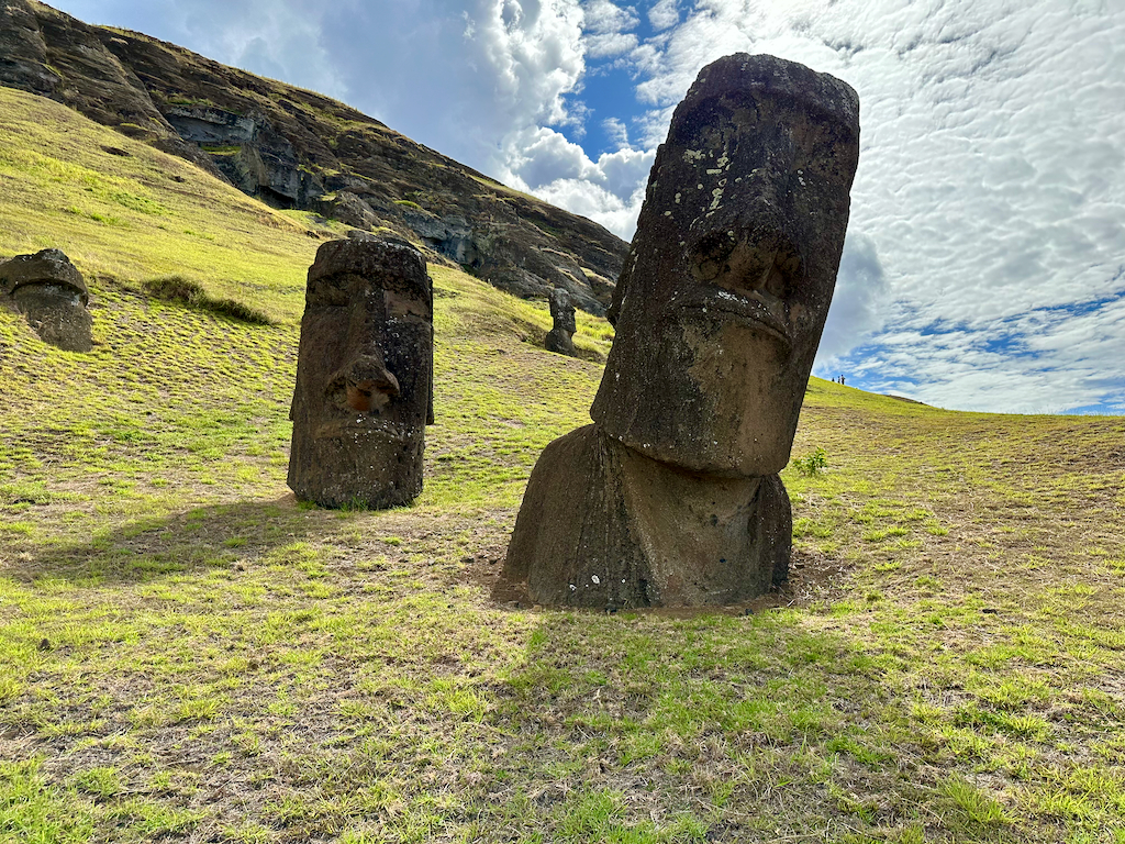 Here's Why Everyone Is Using The Stone Man (Moai) Emoji