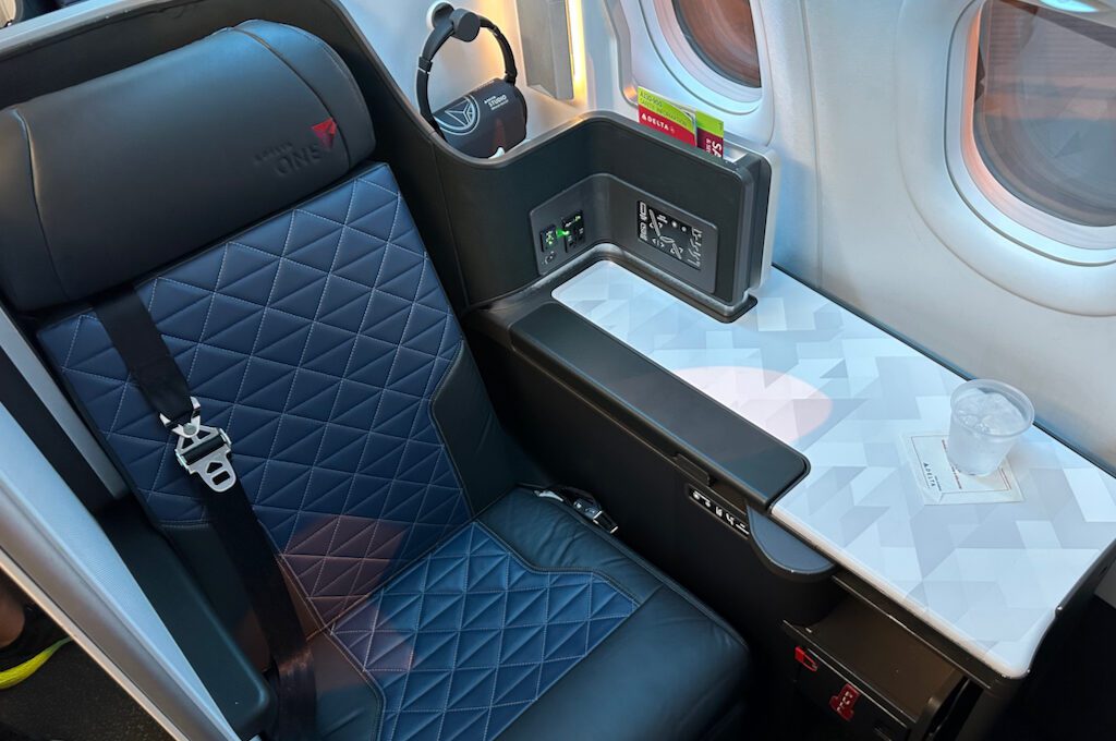 Delta One Suite A330-900neo seat