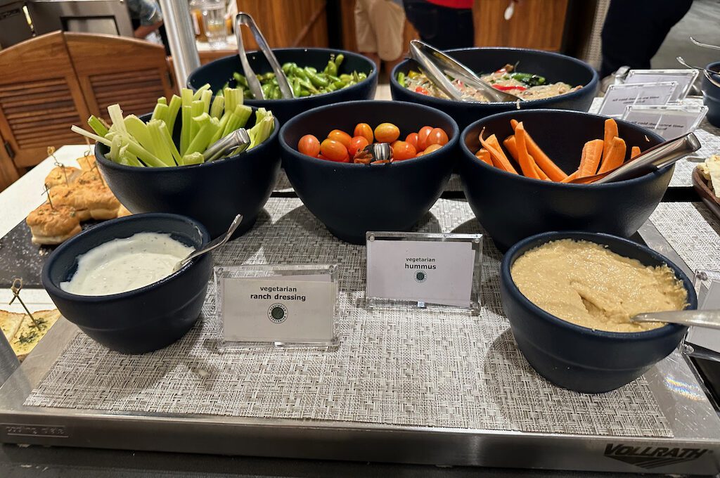 Delta Sky Club HNL food