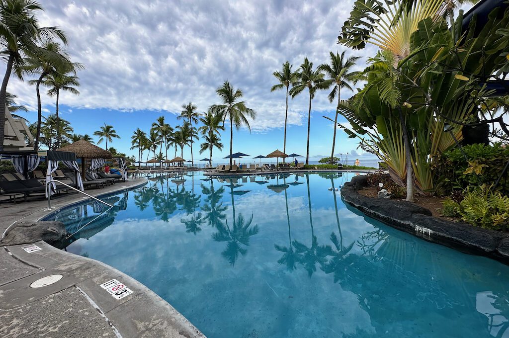 Outrigger Kona Resort pool