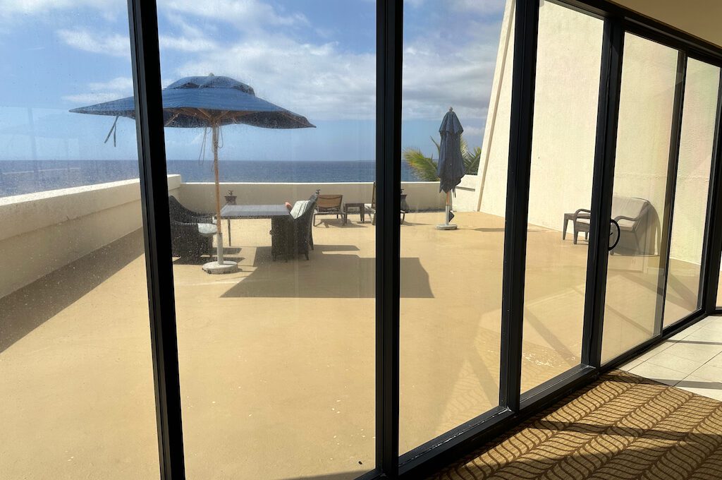 Outrigger Kona Resort Club Deluxe Oceanfront Suite balcony 