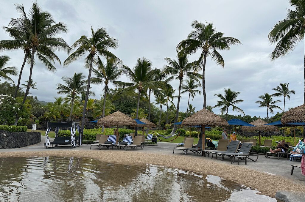 Outrigger Kona Resort pool