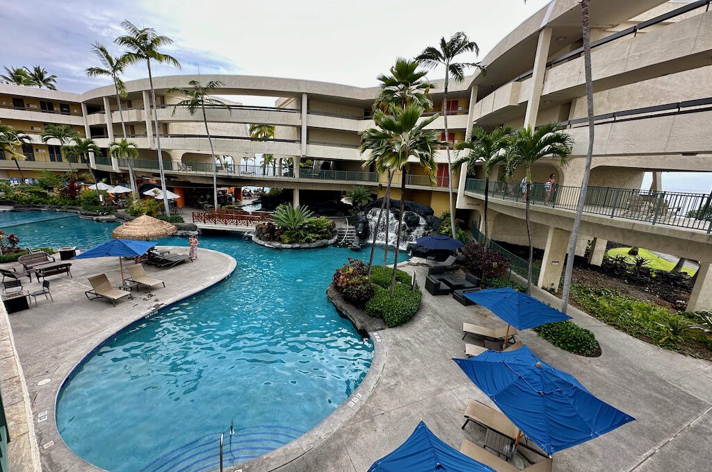 Outrigger Kona Resort pool