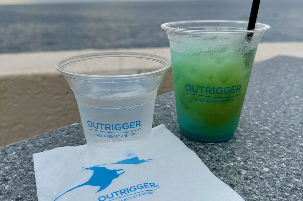 Outrigger Kona Resort Voyager 47 Club Lounge drinks