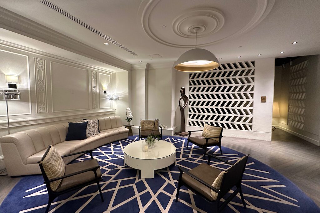Hotel Colonnade Coral Gables lobby