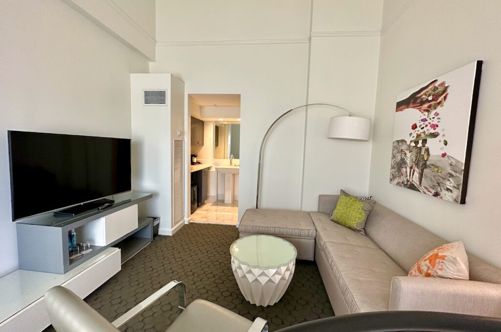 Hotel Colonnade Coral Gables bi level room