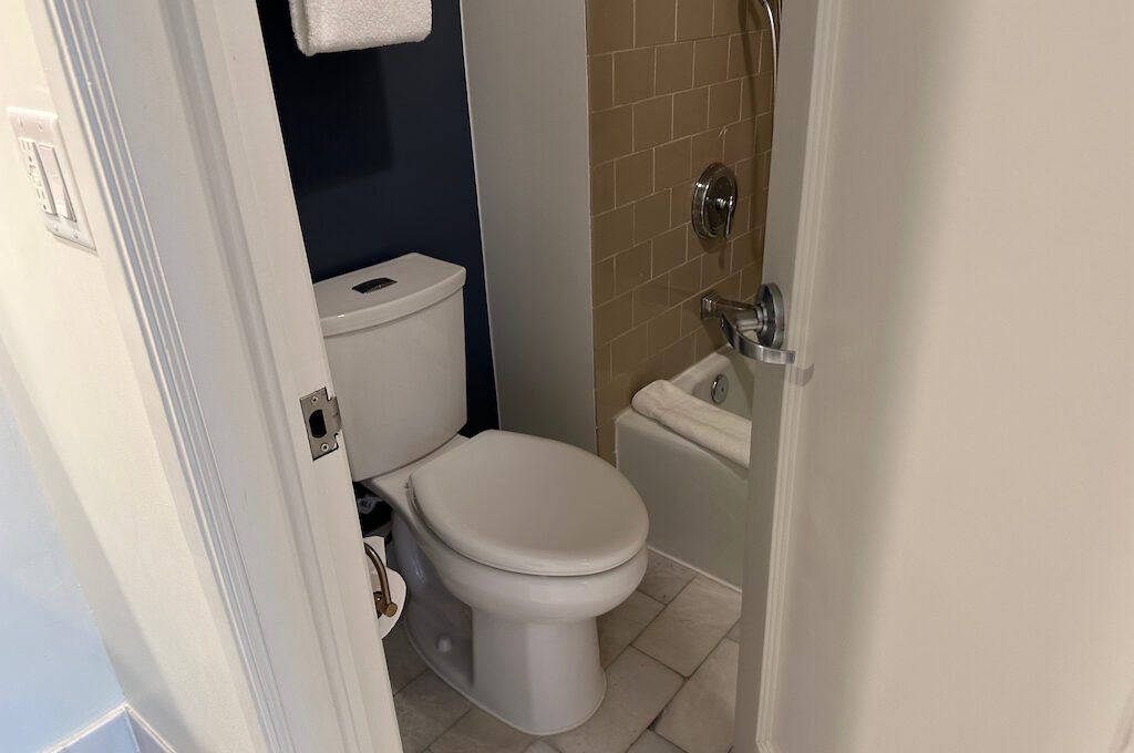 Hotel Colonnade Coral Gables bi level room