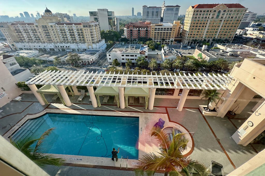 Hotel Colonnade Coral Gables bi level room view