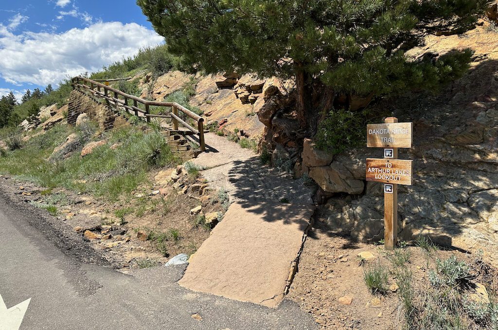 Dakota Ridge Trail head Dinosaur Ridge trail