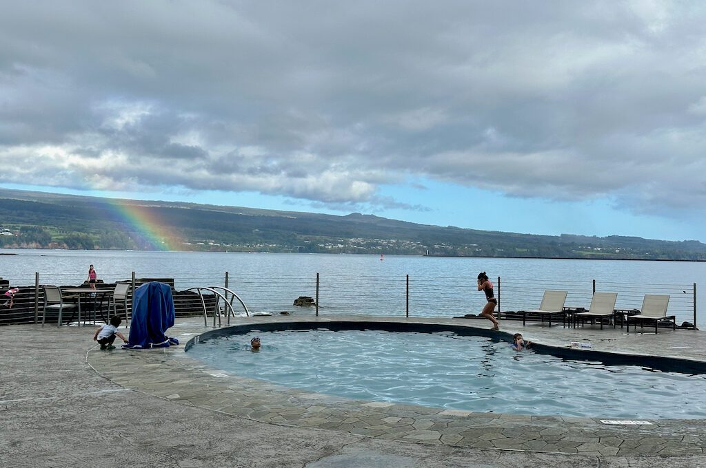 Hilton DoubleTree Hilo pool area