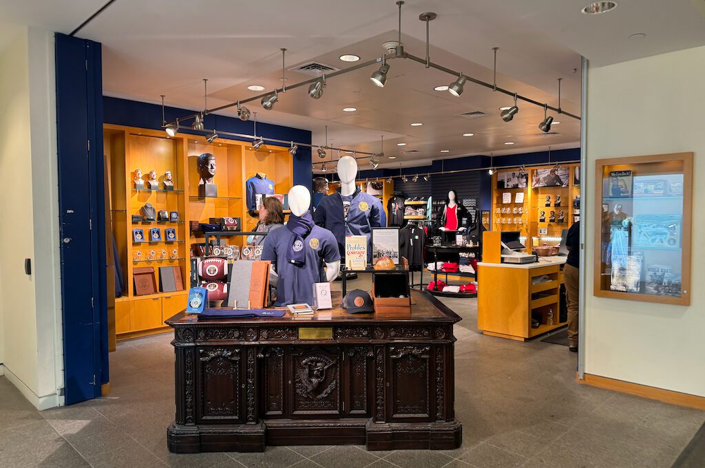 JFK Presidential Library and Museum goft shop