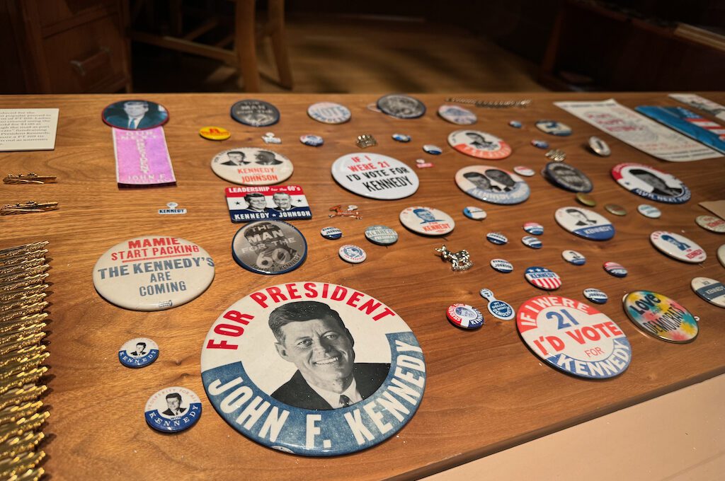 President Kennedy campaign buttons