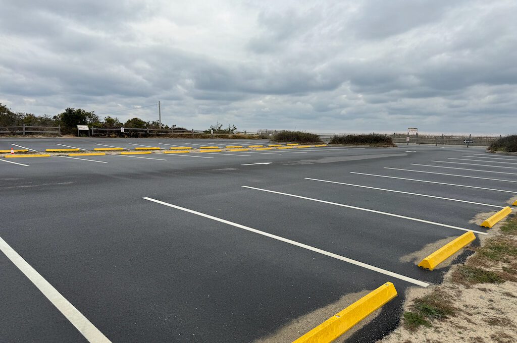 Nauset Lighthouse parking lot