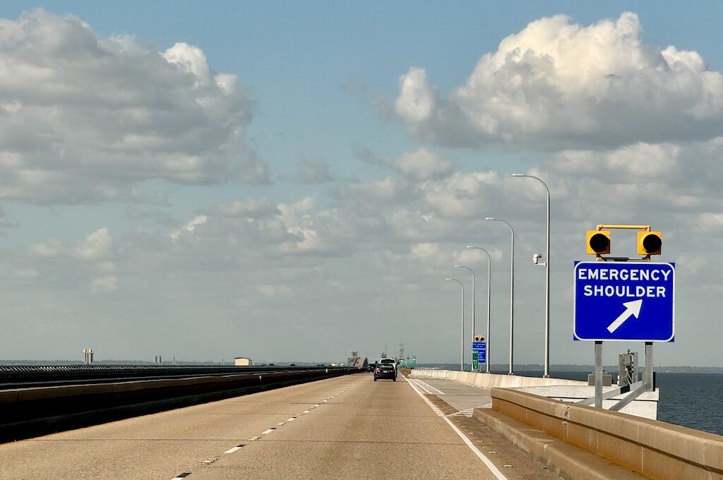 Lake Pontchartrain Causeway shoulder