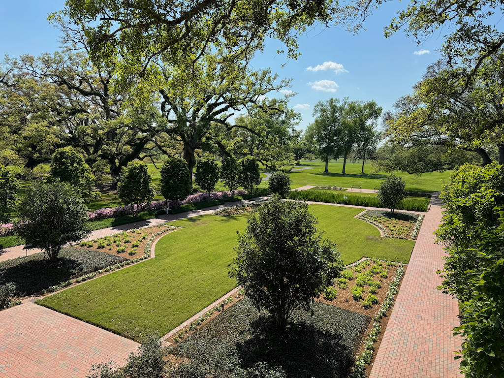Oak Alley Plantation garden