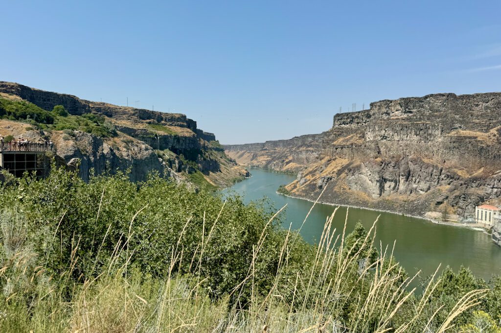 Shoshone Falls canyon