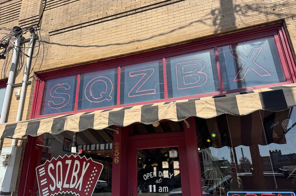 exterior of SQZBX