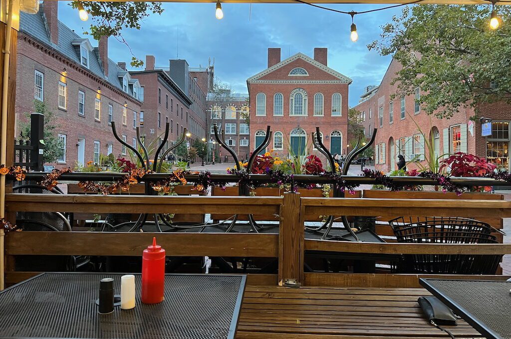 The Lobster Shanty outdoor patio