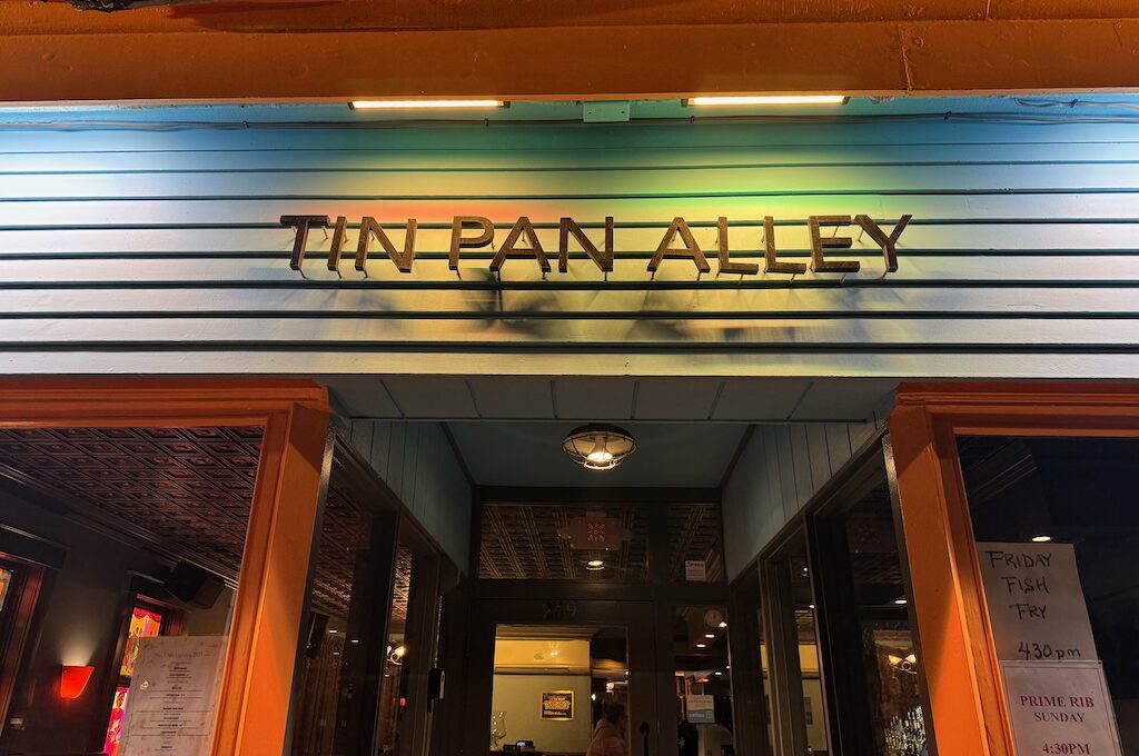 Tin Pan Alley Provincetown exterior