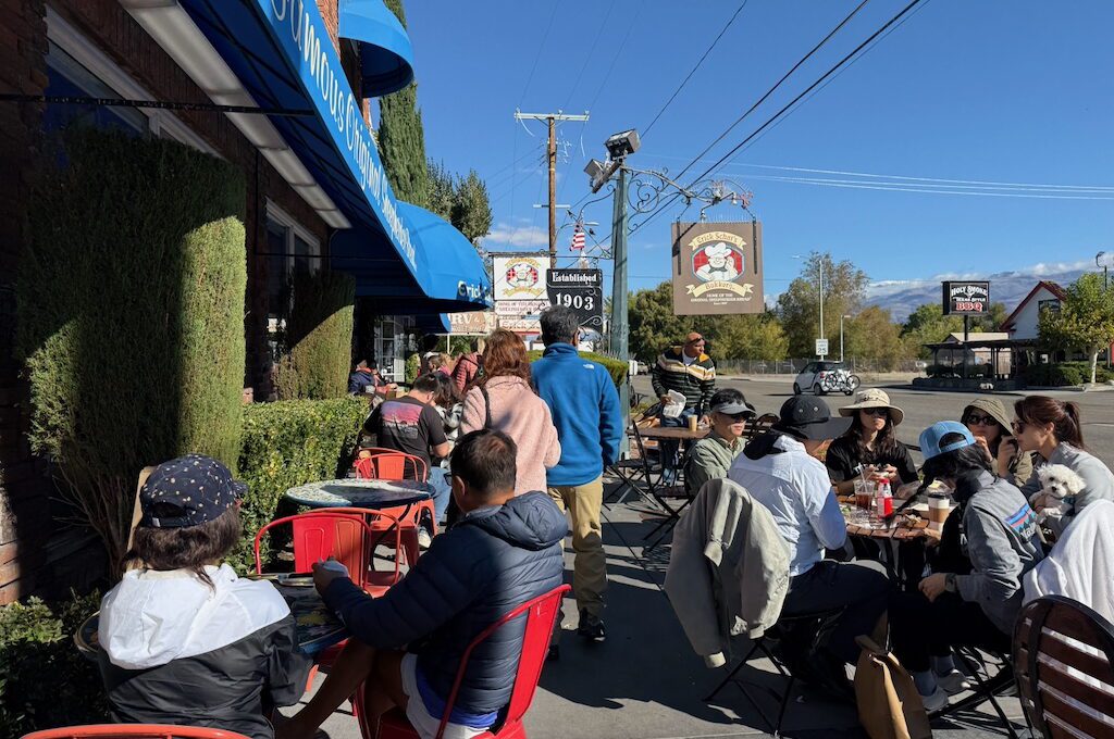 Schat’s Bakery patio