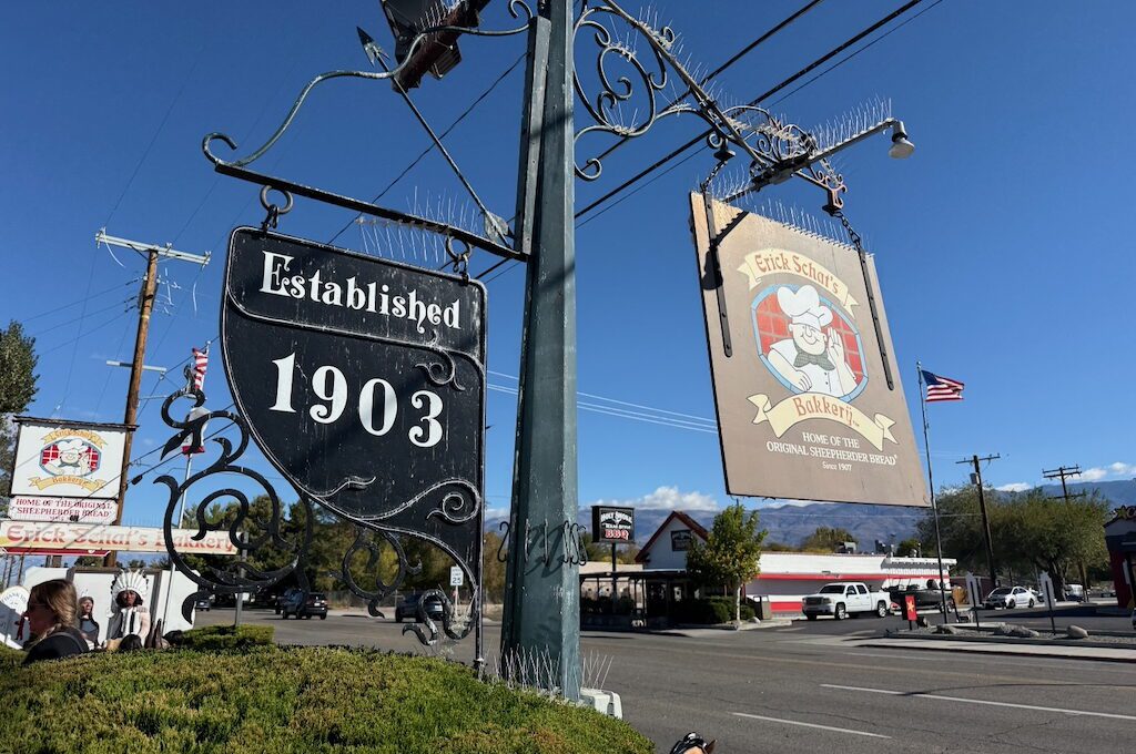 Schat’s Bakery signs